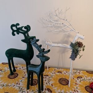 Charming  Reindeer Decor
